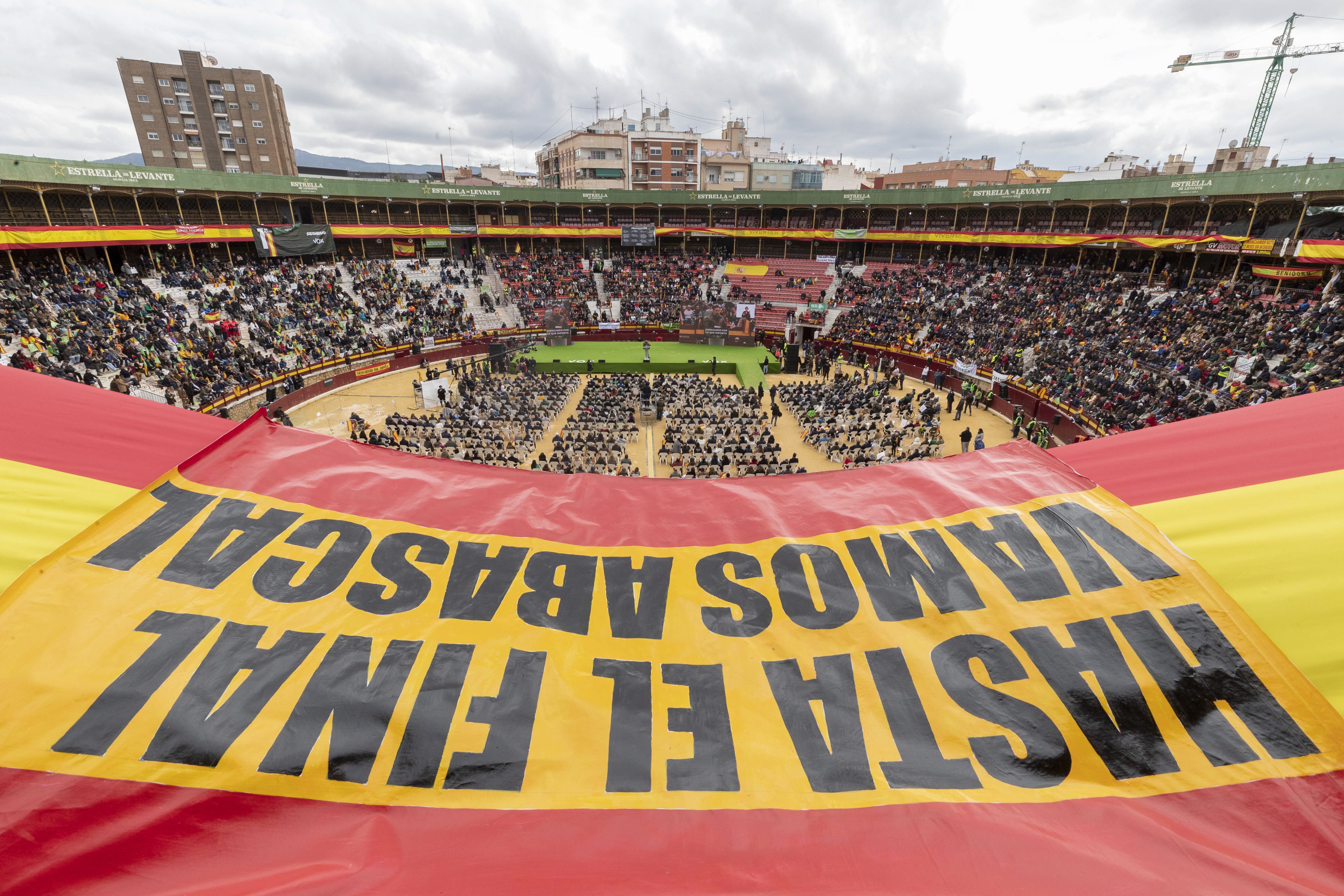 Vox pincha en Murcia: mitin en una plaza de toros sin llenar