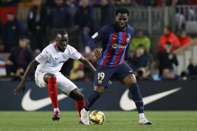 Franck Kessie FC Barcelona Sevilla / Foto: EFE - Toni Albir Franck Kessie FC Barcelona Sevilla / Foto: EFE - Toni Albir