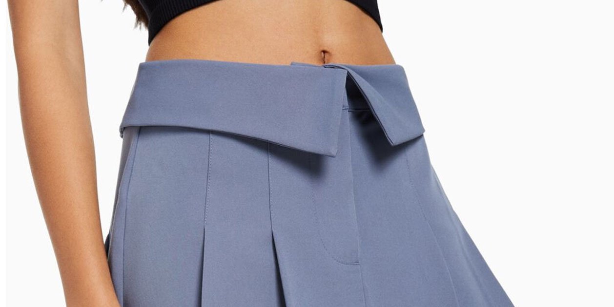 Bershka està robant cors amb la seva nova faldilla tailoring, best seller