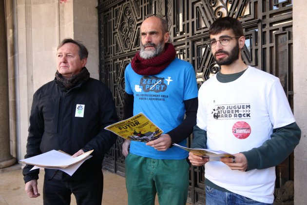 Membres de les tres entitats convocants de la protesta / Foto: ACN