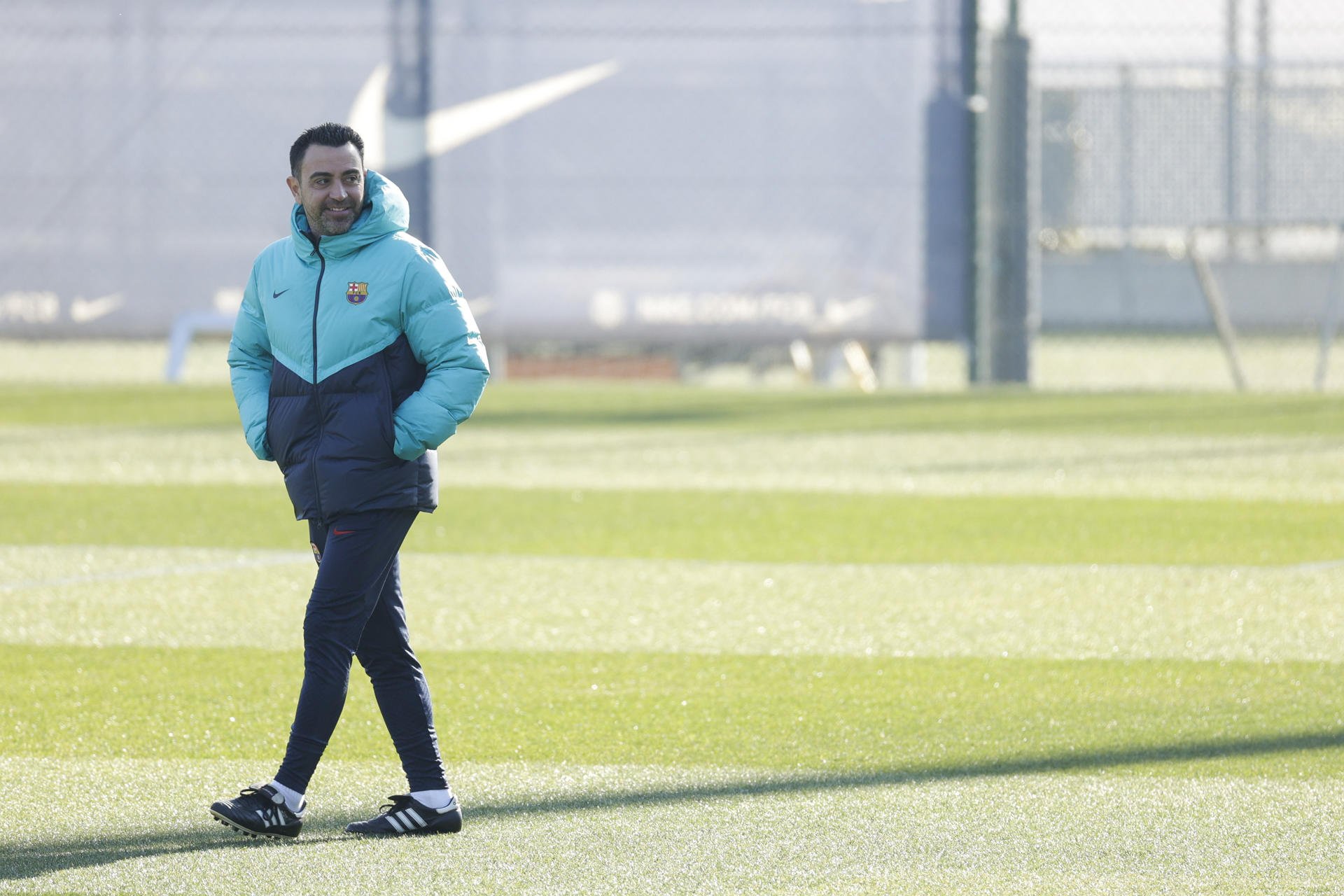 Repudiado por Xavi Hernández en la lista del Chelsea, el Barça le pide que vuelva, pero se lo piensa