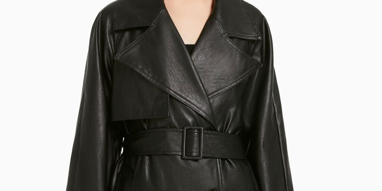 Portar l'abric trench efecte pell que veus a les famoses és possible per molt pocs diners gràcies a Bershka