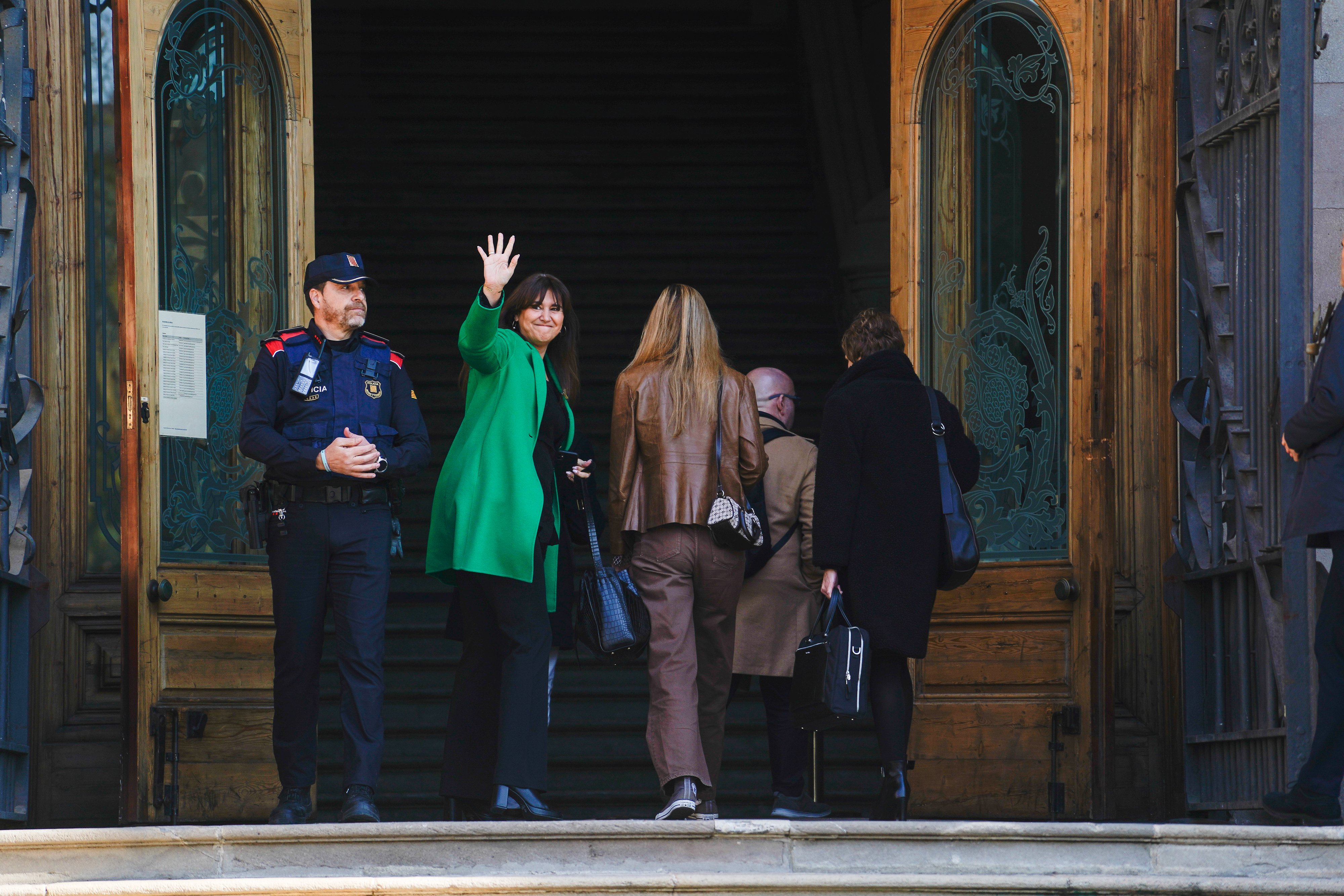 Boye insiste en que la Fiscalía persigue a Laura Borràs, pero el TSJC no suspende el juicio