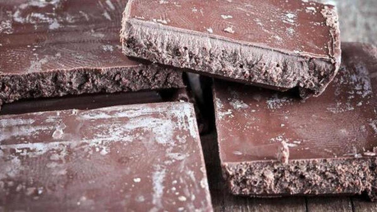 Marcas blancas en el chocolate: ¿qué significan? ¿Deberías preocuparte?
