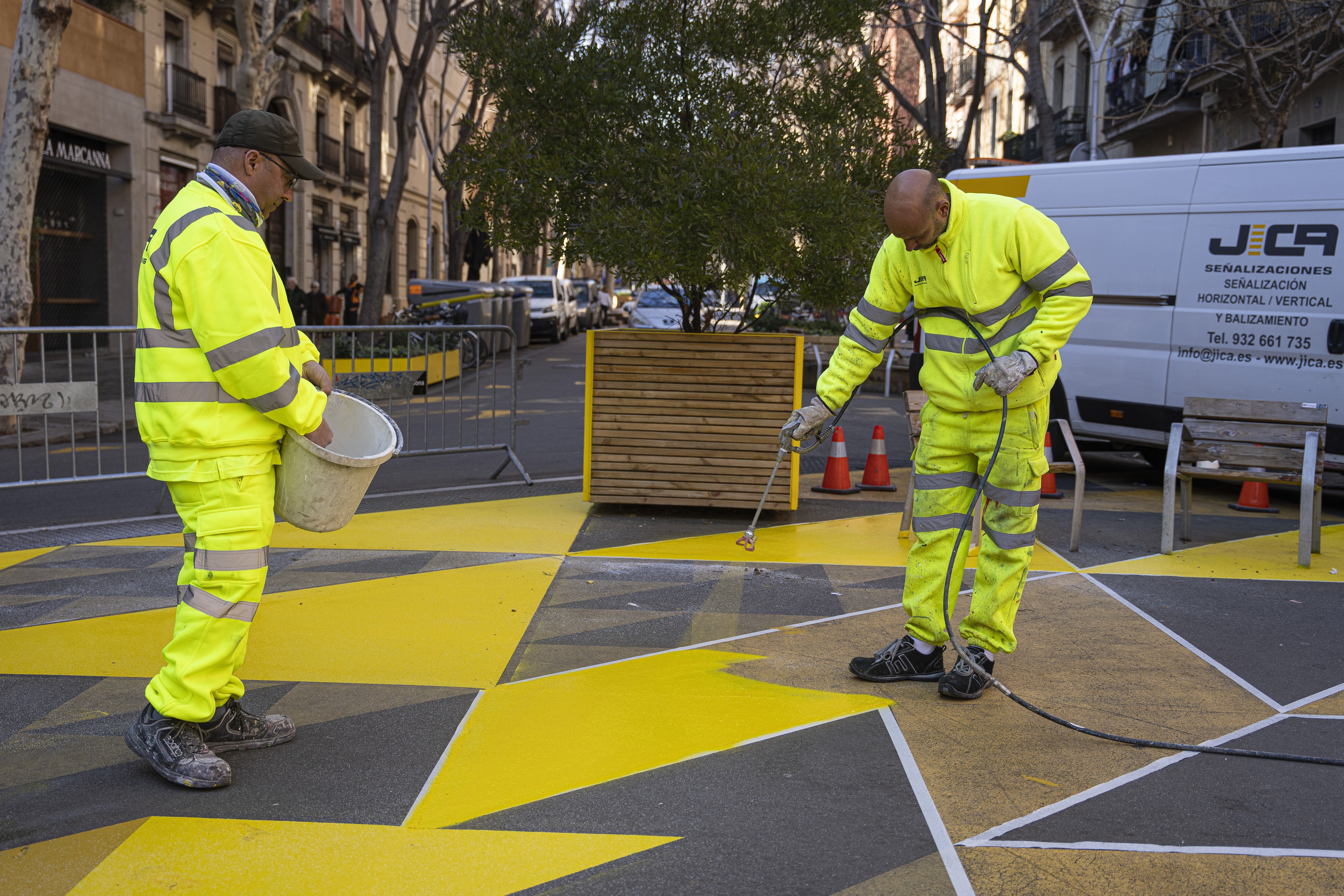 El Ayuntamiento de Barcelona lava la cara al urbanismo táctico de la supermanzana de Sant Antoni