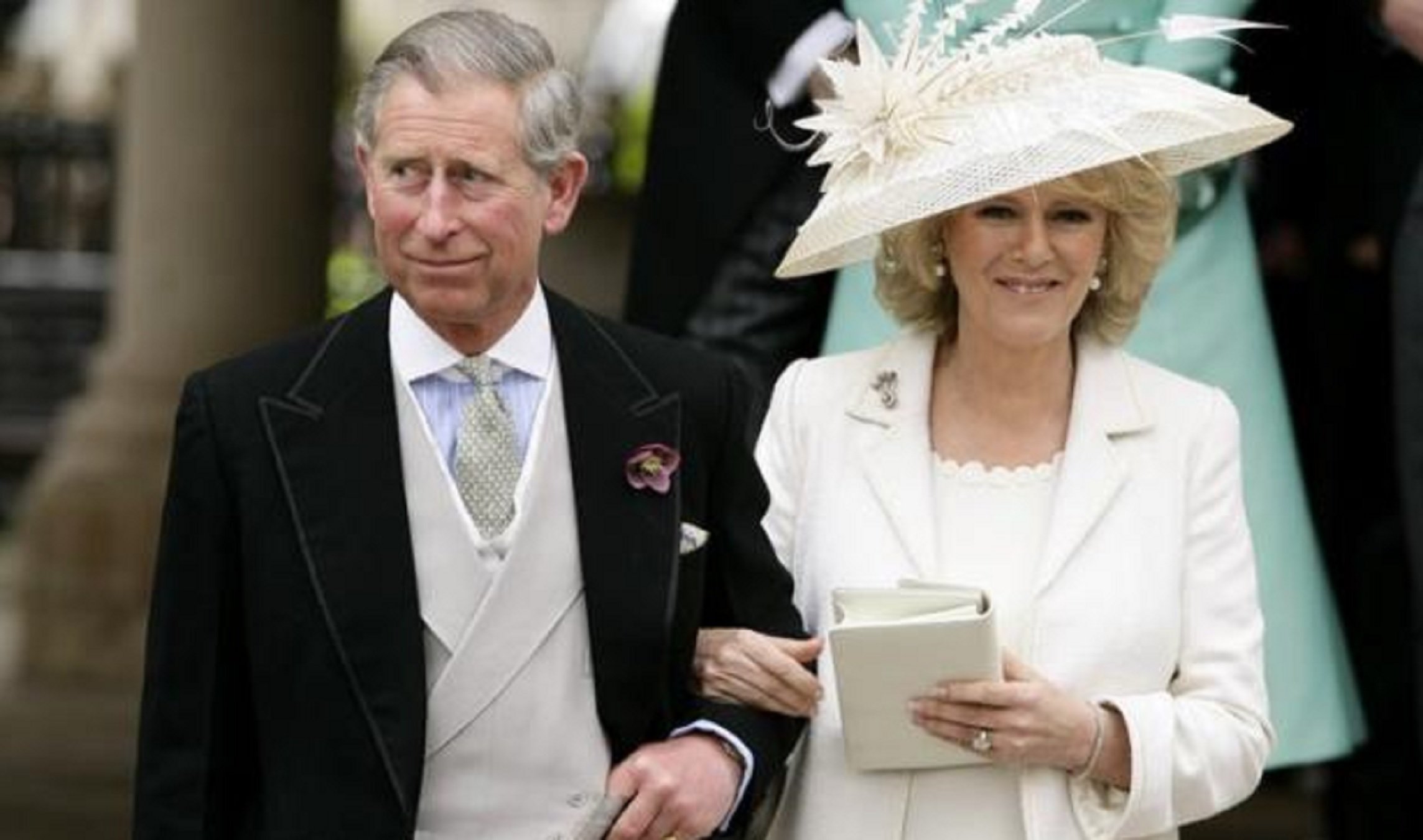 Carlos III y Camilla Parker Bowles   EFE