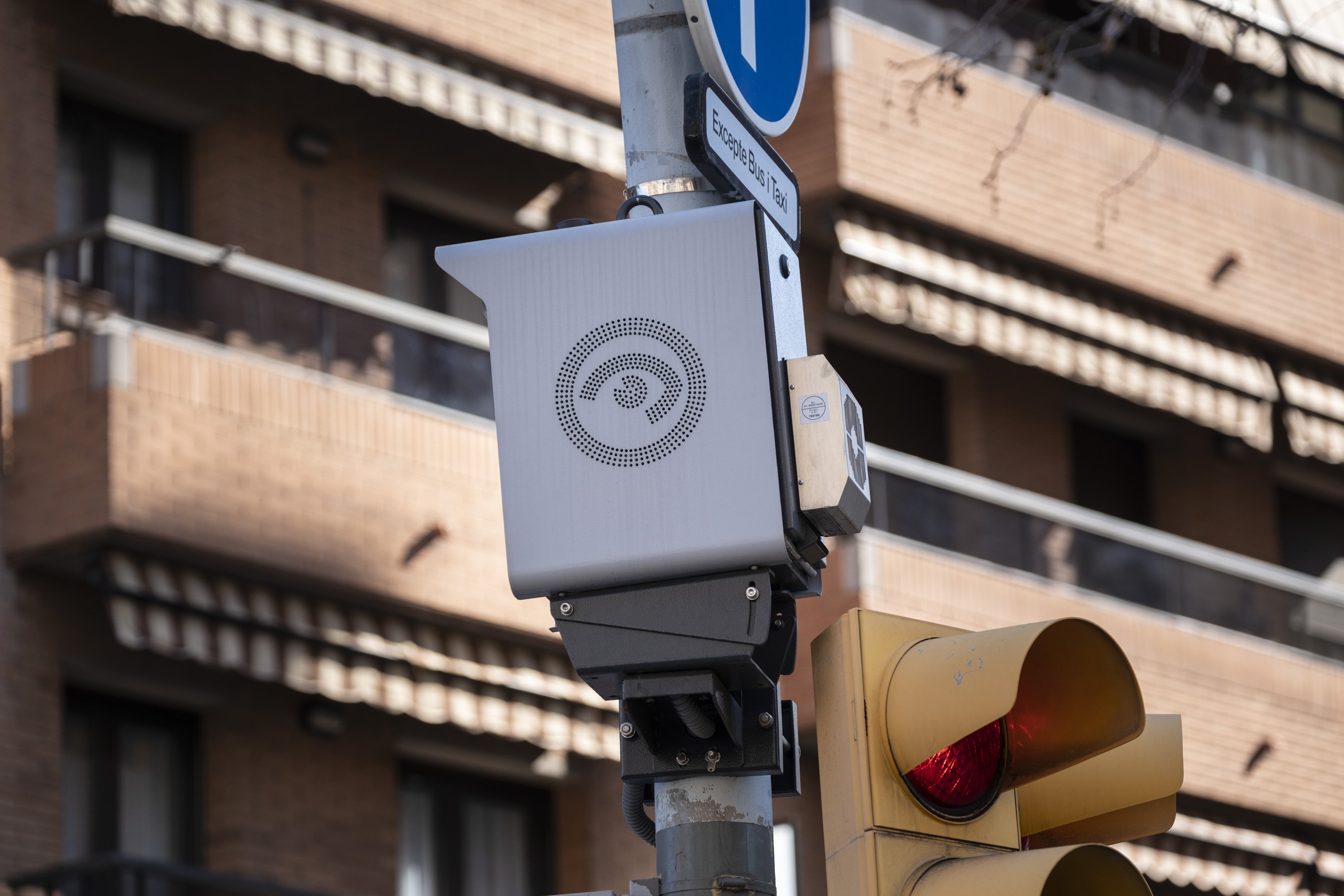 Los radares en entornos escolares de Barcelona seguirán funcionando las 24 horas del día