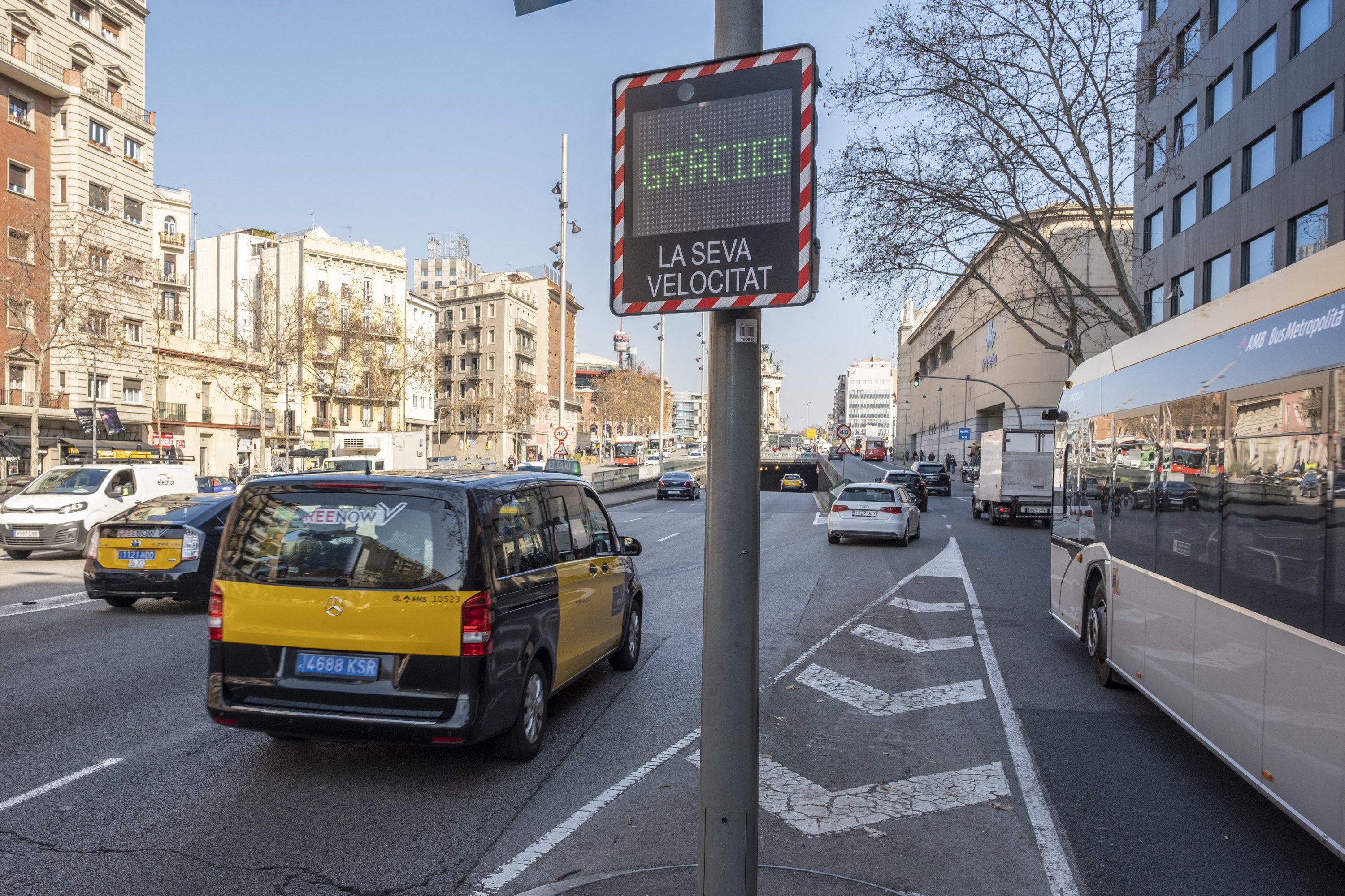 Barcelona estrena 28 nuevos radares pedagógicos | MAPA