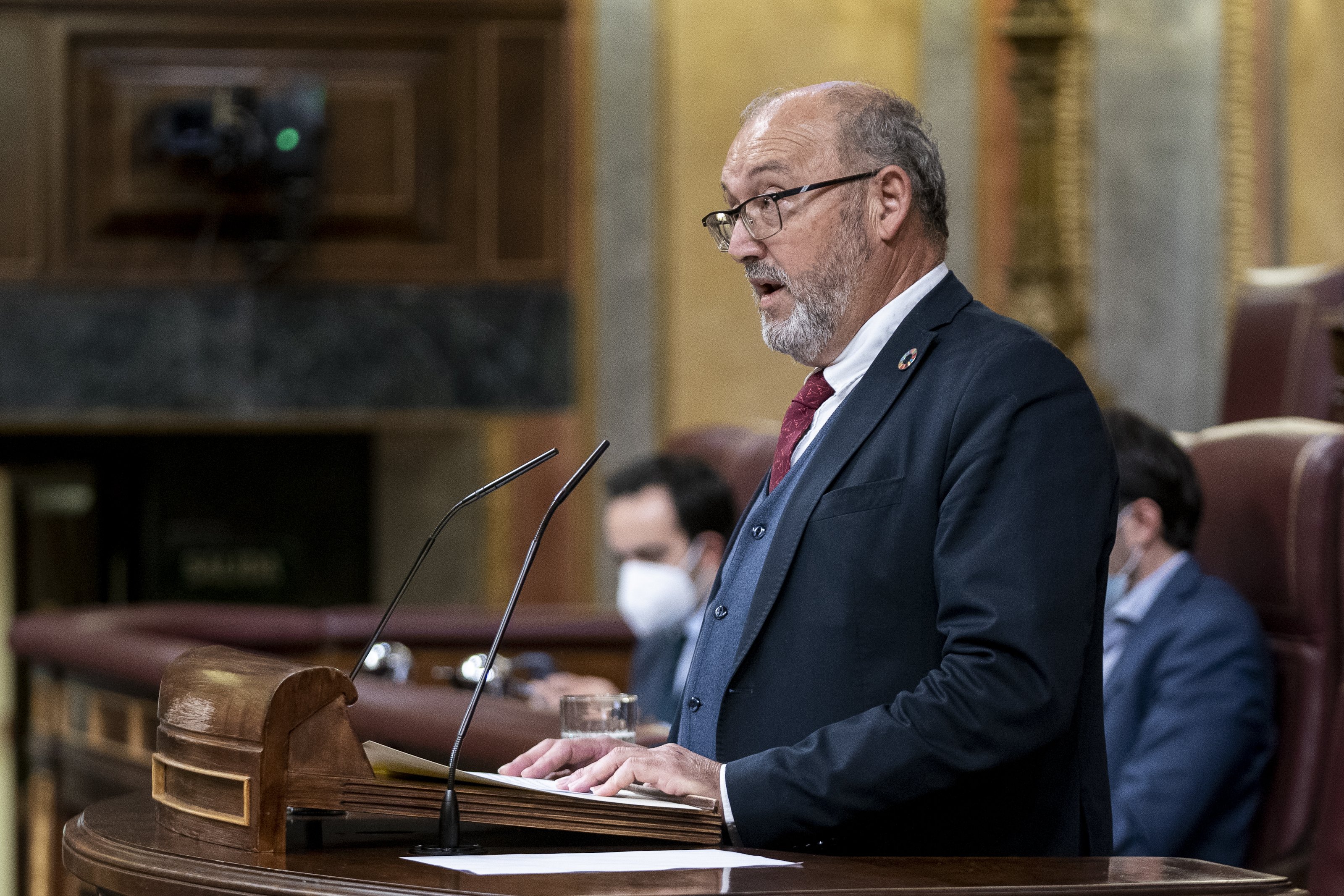 Dimite el diputado del PSOE Juan Bernando Fuentes, investigado por corrupción
