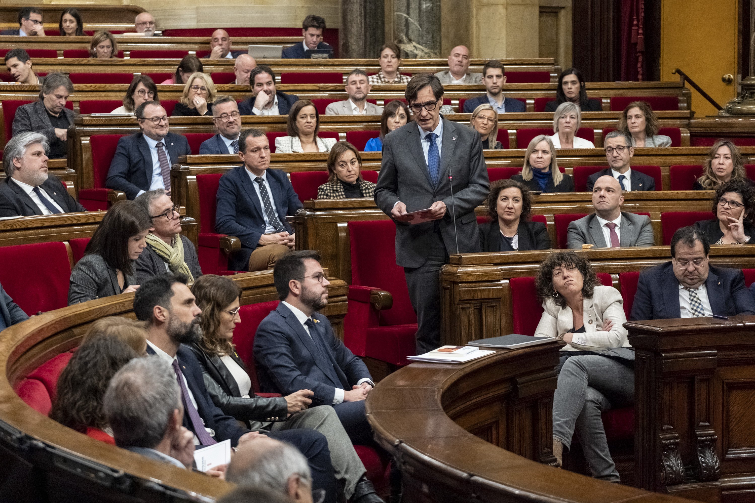 El PSC topa amb el Govern en 11 punts dels pressupostos i fa malabars amb els macroprojectes