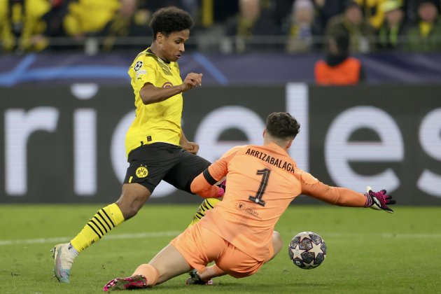 Karim Adeyemi gol Champions Borussia Dortmund / Foto: EFE - Friedemann Vogel