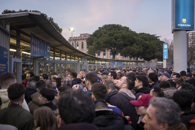 Afició manchester united plaça reial, metro i camp nou / Foto: Carlos Baglietto