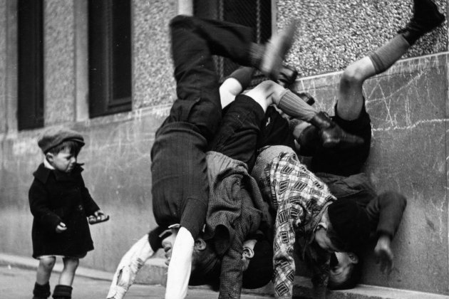 C65A+Les+pieds+au+mur,+Paris+1934. C65A+Les+pieds+au+mur,+Paris+1934.