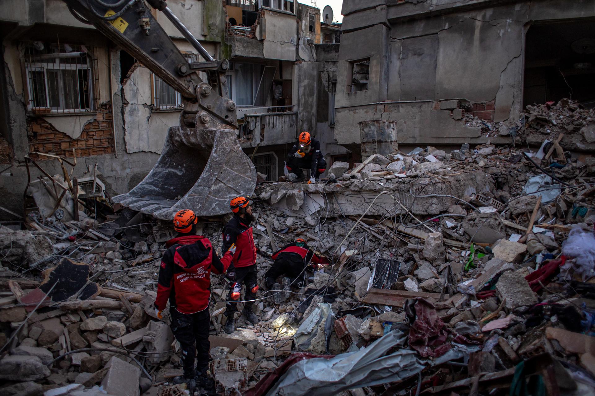 Muere en un incendio una familia siria rescatada del terremoto de Turquía