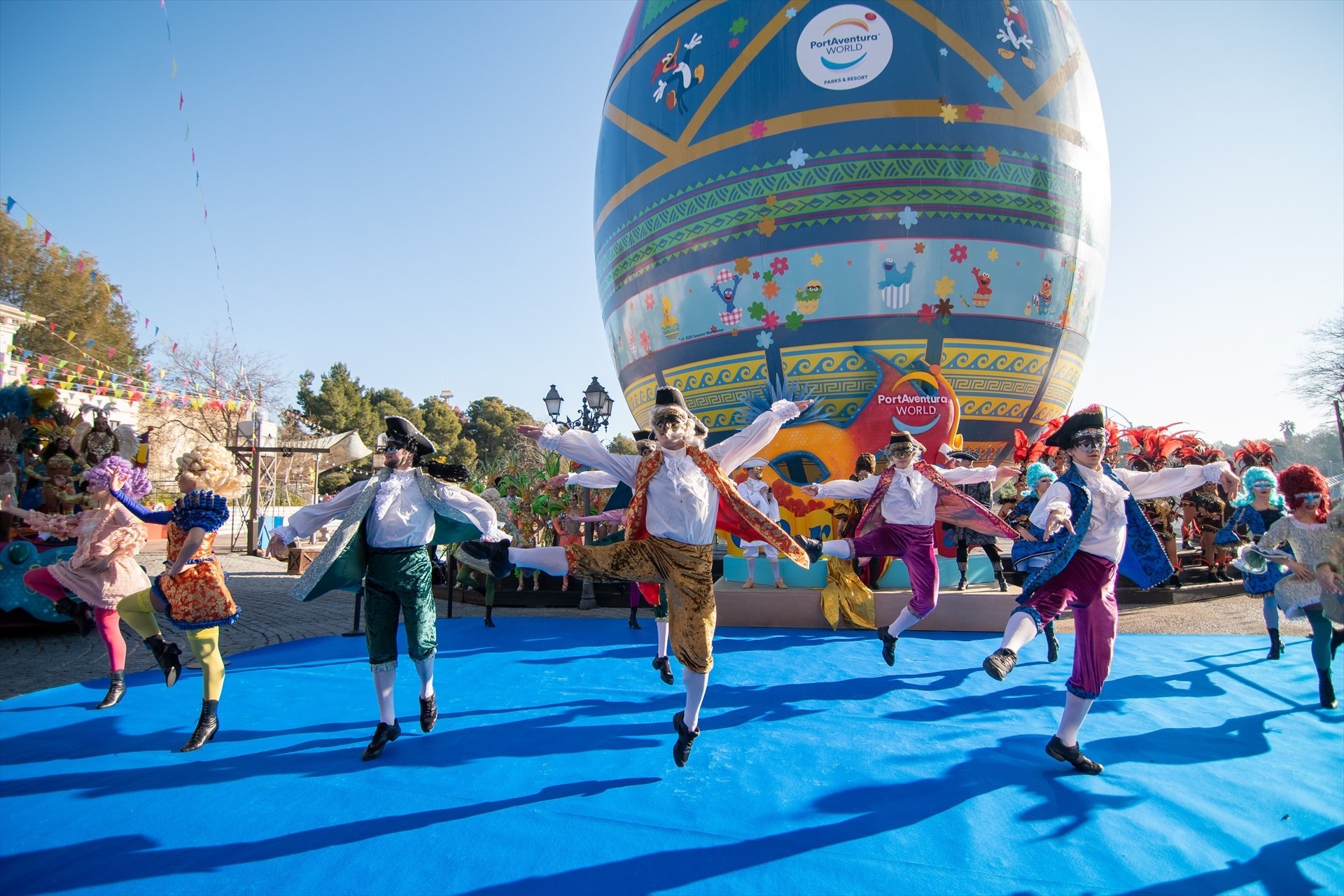 PortAventura celebra su primer Carnaval y da comienzo a su temporada más larga