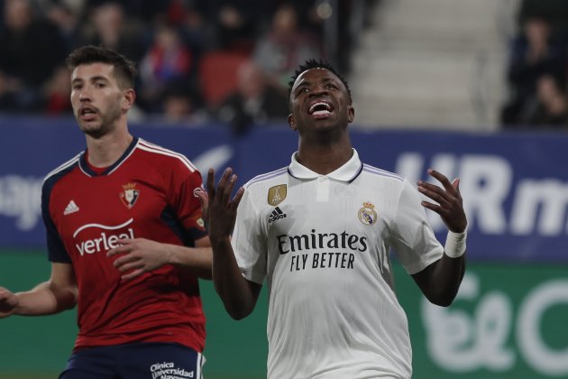 Vinícius lamenta Osasuna Real Madrid / Foto: EFE Vinícius lamenta Osasuna Real Madrid / Foto: EFE