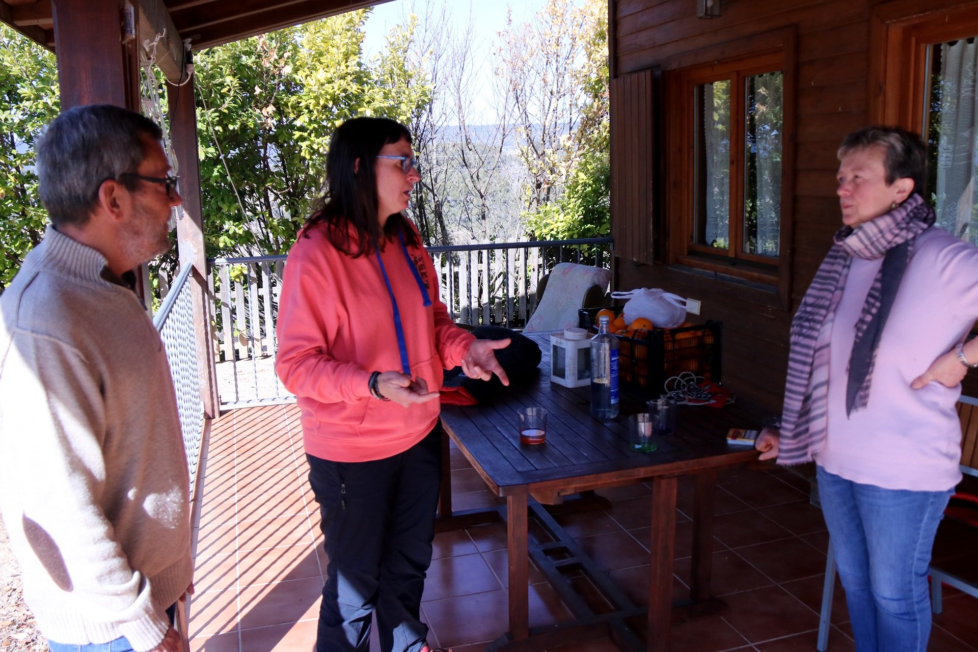 vecinos y la alcaldesa de Montbrió de la Marca