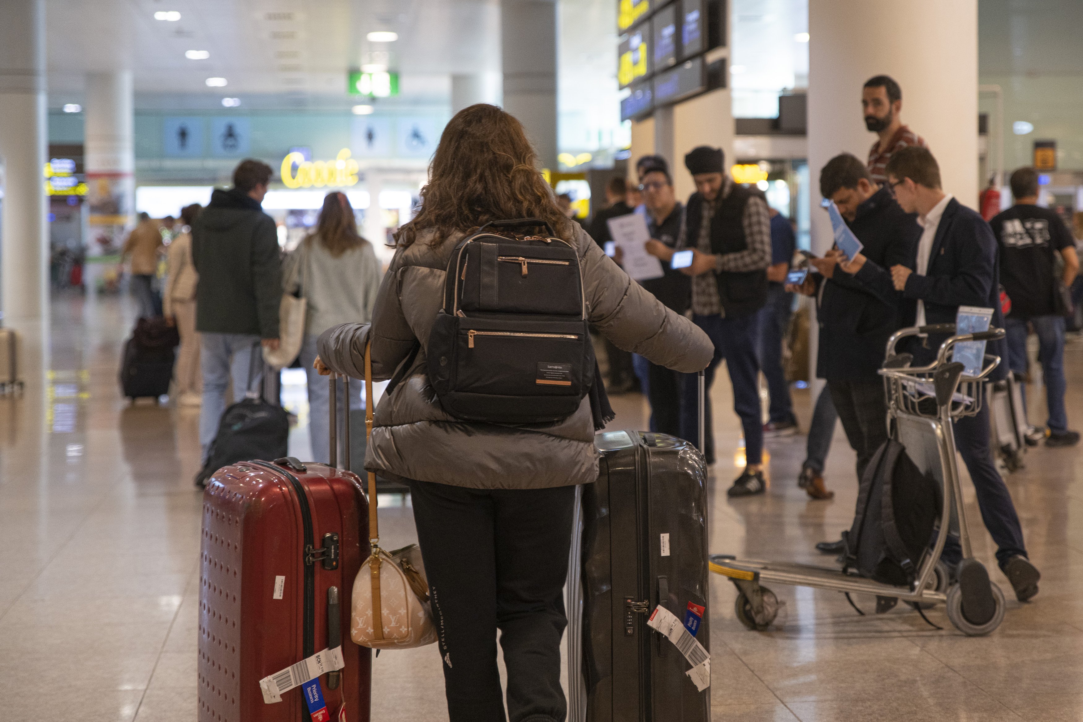 Collboni arranca el comité de infraestructuras de Santi Vila con el aeropuerto como una de las prioridades