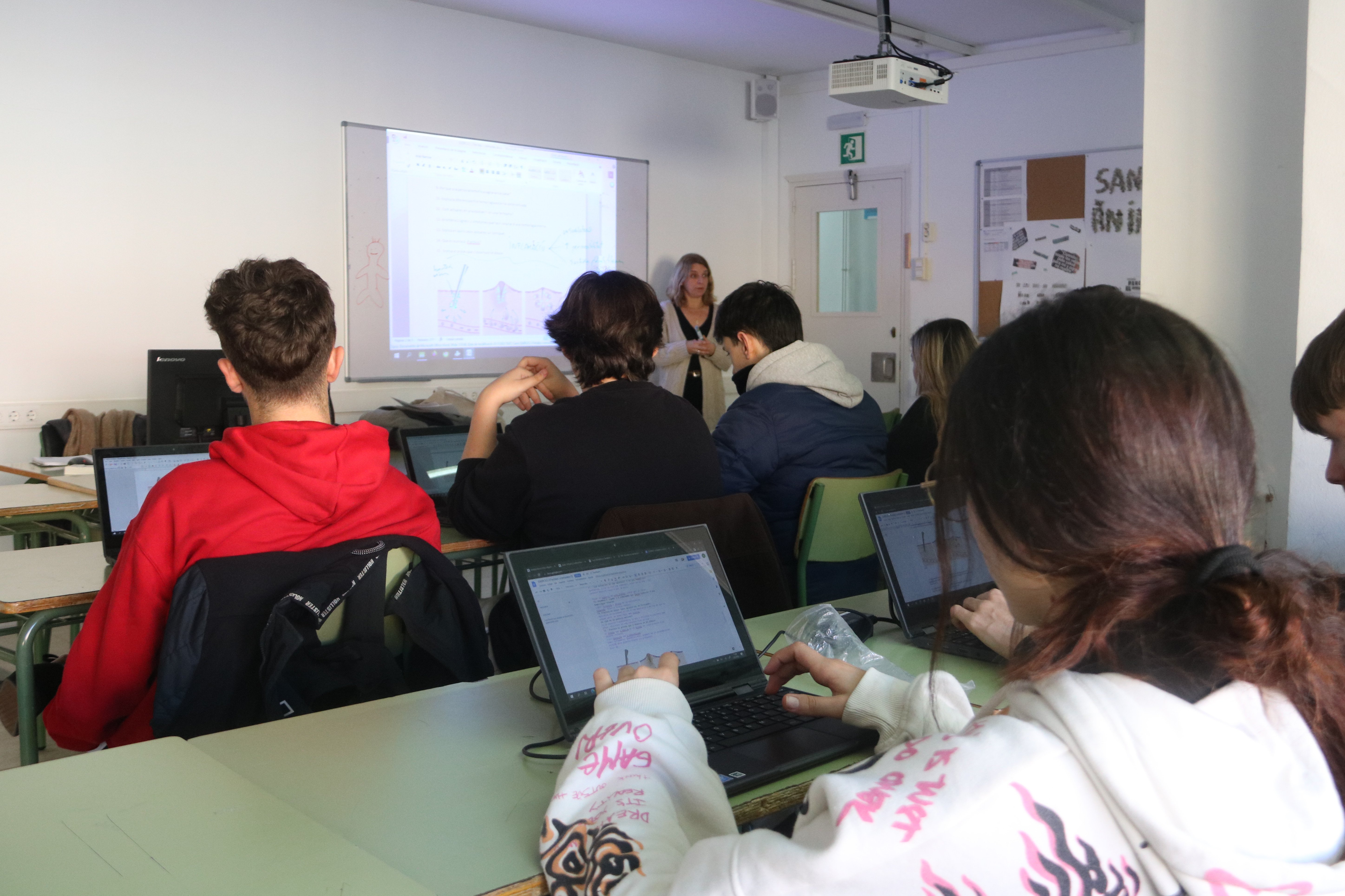 Educació justifica los resultados del informe PISA por la "sobrerrepresentación" de alumnado recién llegado