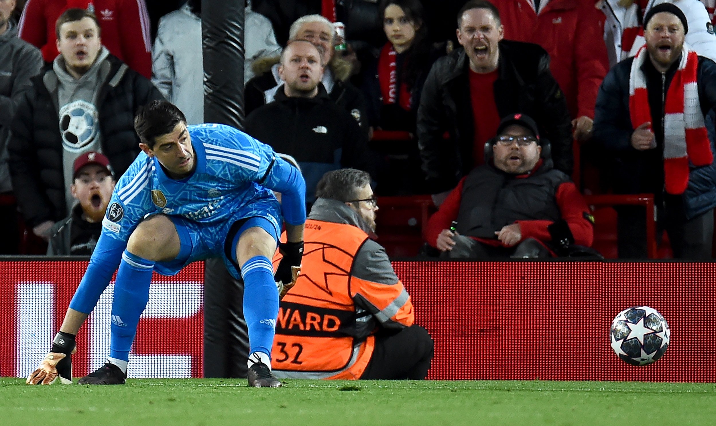 Alarma en el Real Madrid: Courtois se rompe el menisco y dice adiós a la temporada