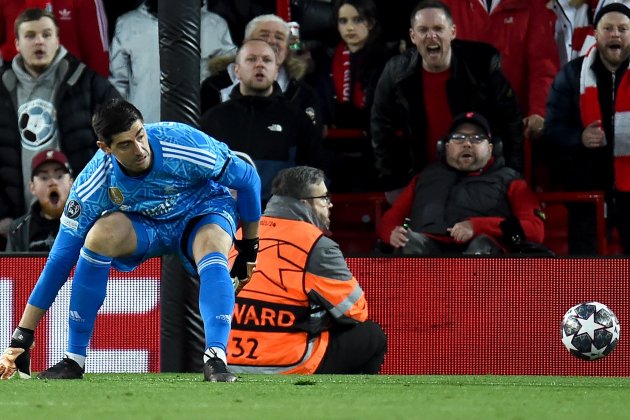 Courtois error Liverpool Reial Madrid / Foto: EFE