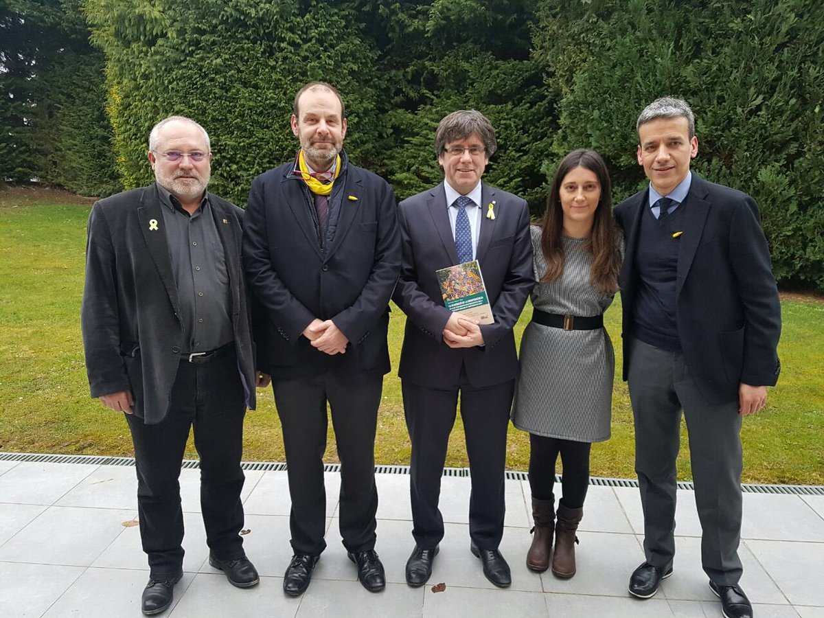 La Plataforma per la Llengua es reuneix amb Puigdemont a Bèlgica