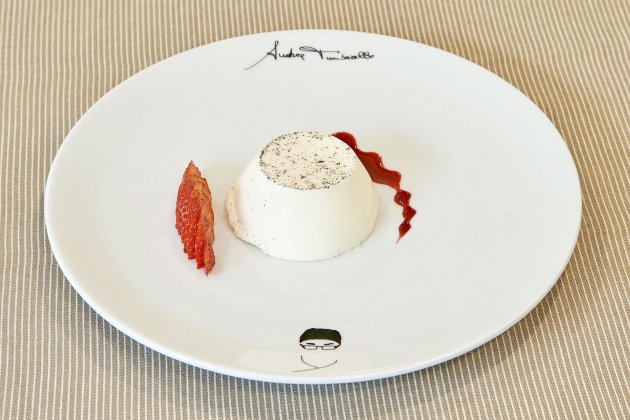 Dish Panna Cotta Topping Dish Panna Cotta Topping