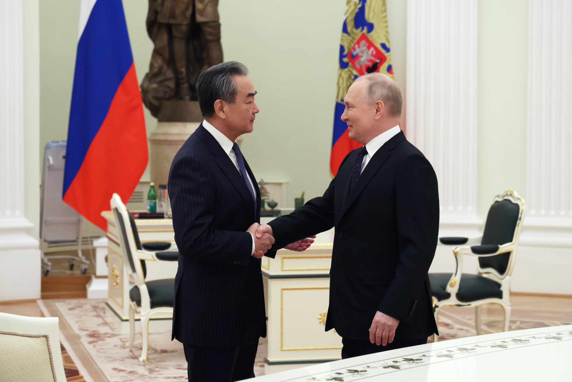 Rússia i la Xina estrenyen relacions amb la guerra d'Ucraïna de fons
