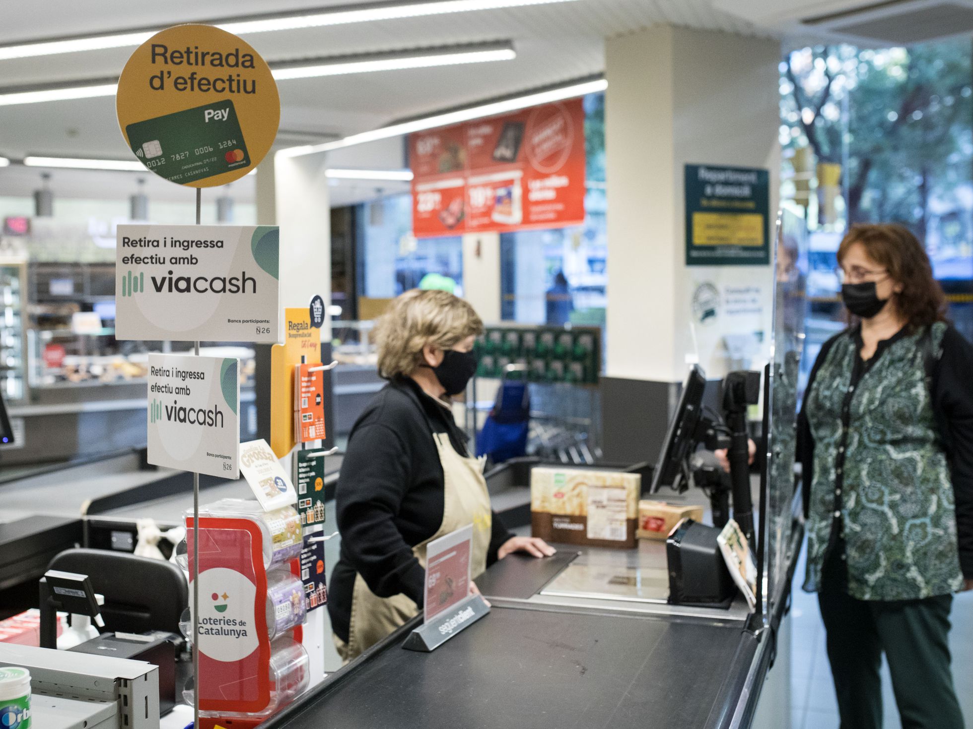 ¿Supermercados que se convierten en bancos?