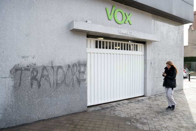 Europa Press pintades vox traidores maricones seu