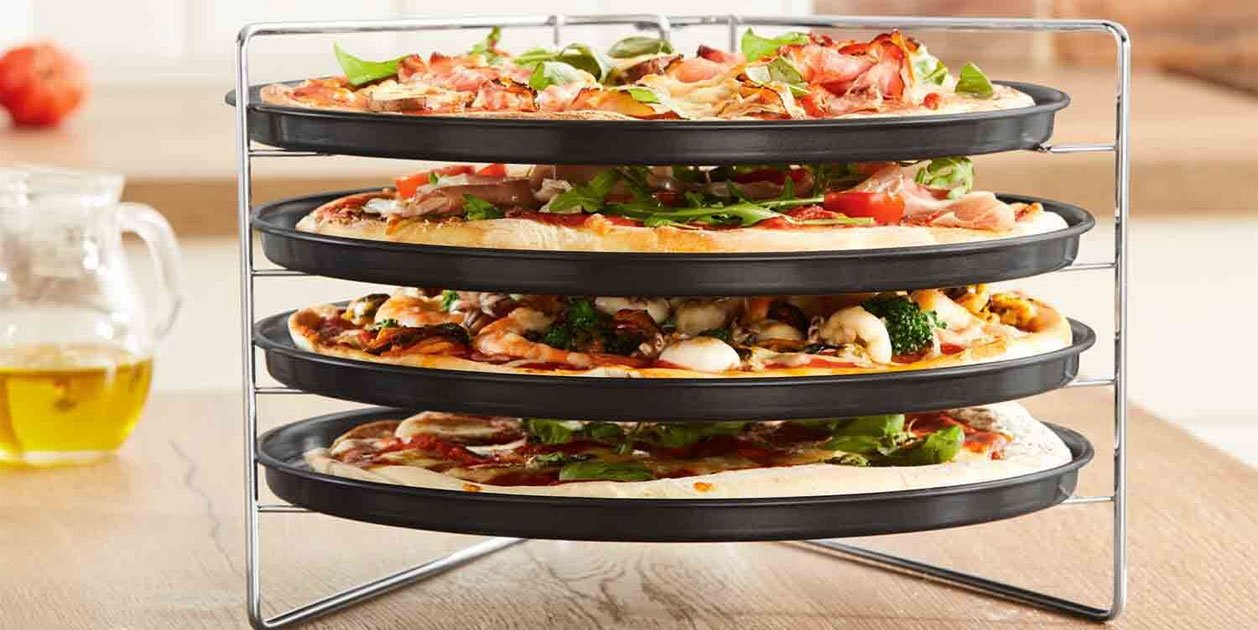 El motllo per cuinar fins a 5 pizzes alhora al forn arrasa a Lidl