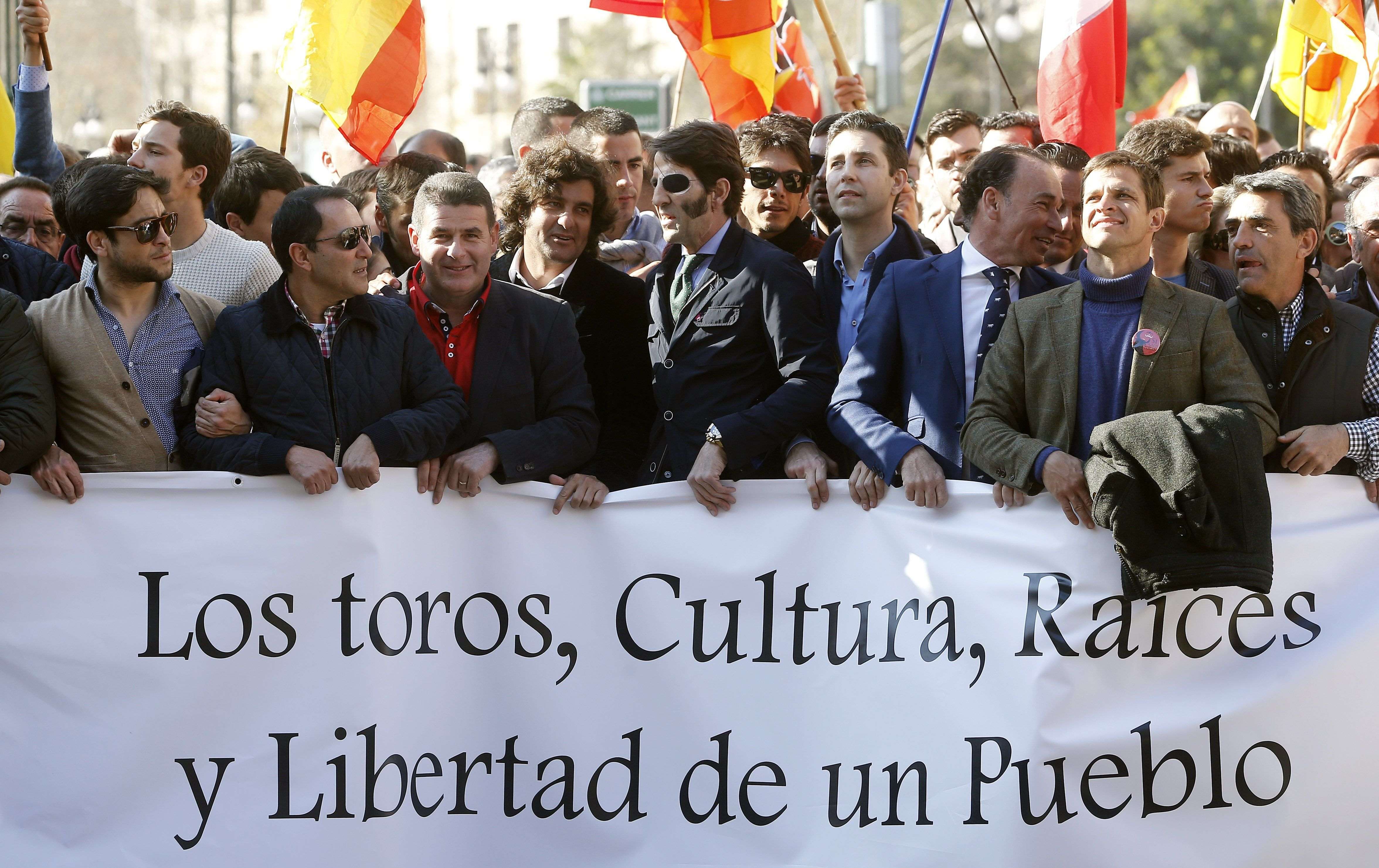 Diez mil personas reivindican los toros en Valencia