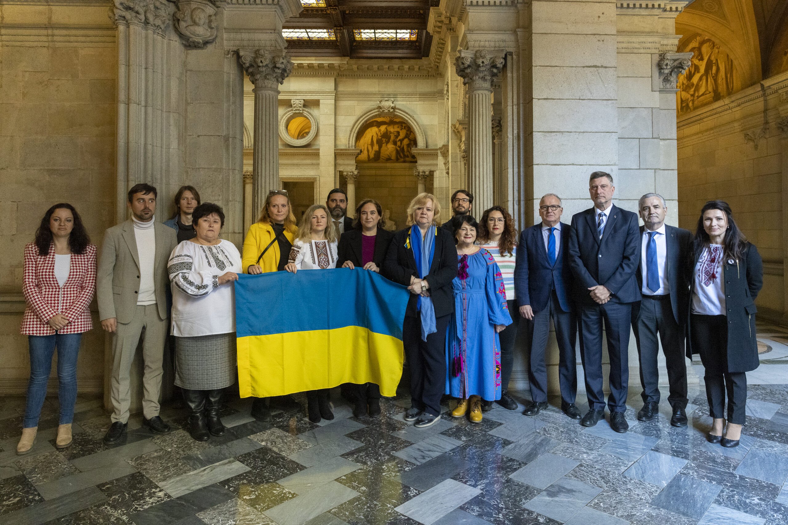 Ada colau associacions d'Ucraina Ada colau associacions d'Ucraina
