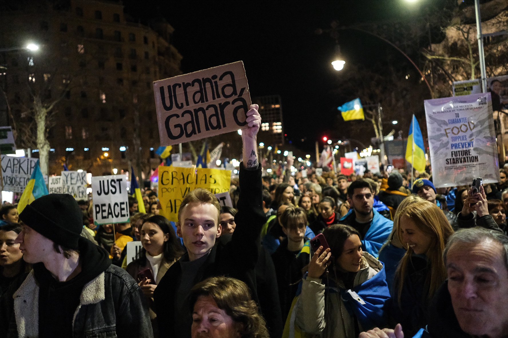 8.500 personas se manifiestan en Barcelona en apoyo de Ucrania en el primer aniversario de la guerra