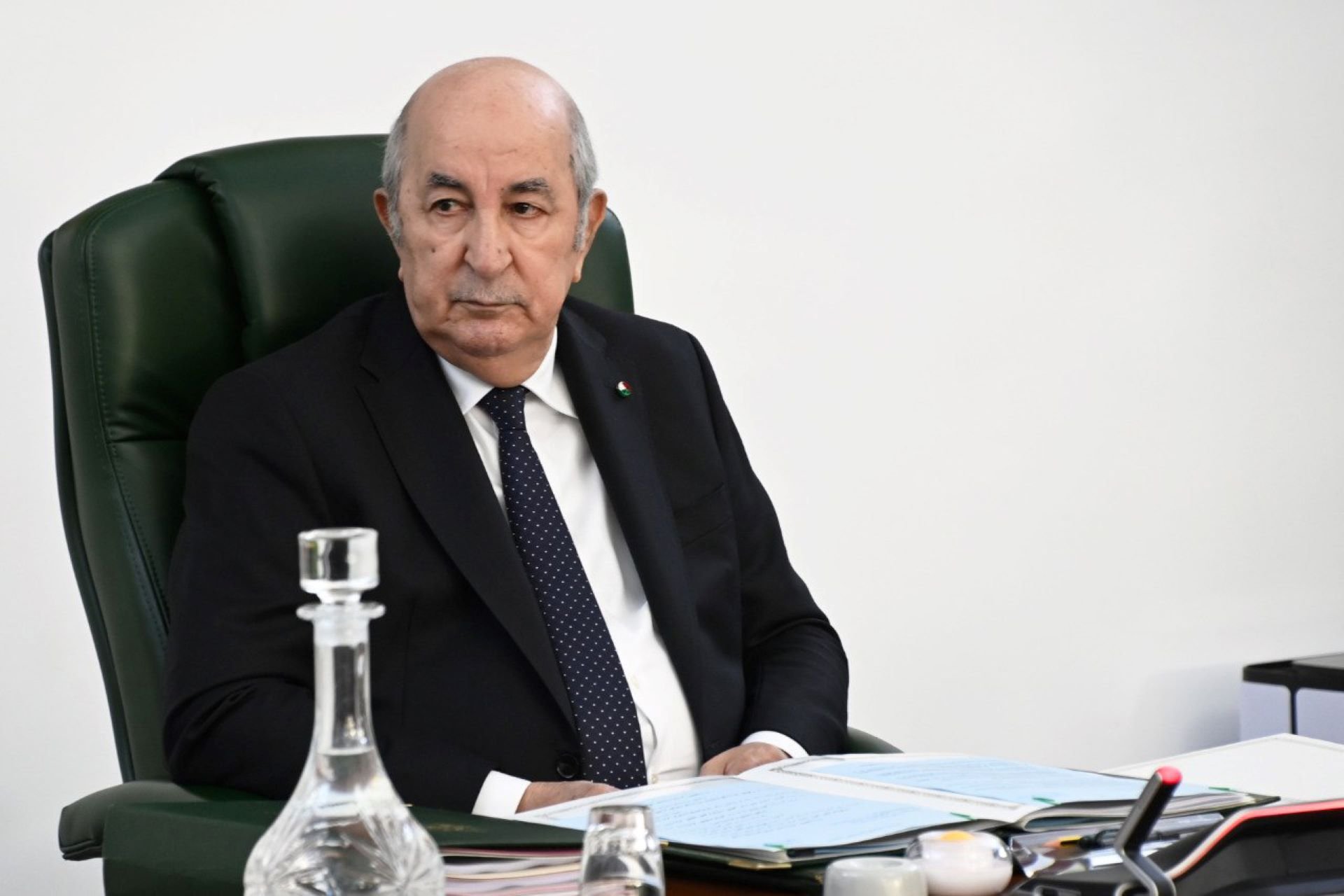 El presidente de Argelia, demoledor con Pedro Sánchez (y exculpa al pueblo español)