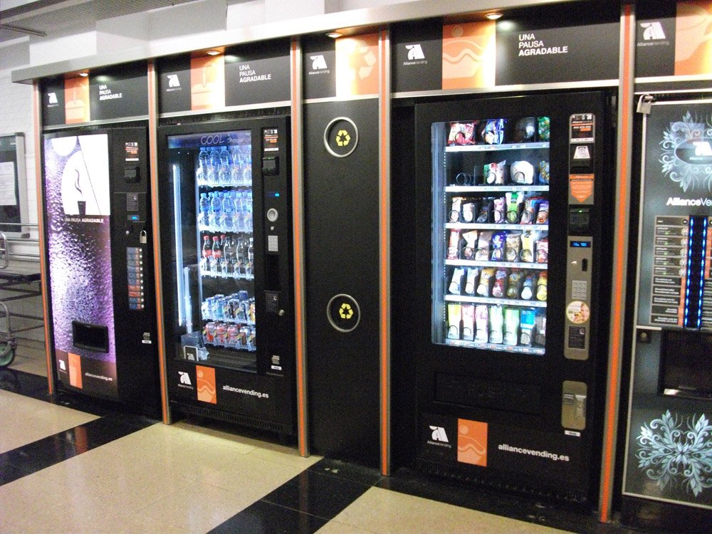La Generalitat quiere comida más saludable en comedores y máquinas de vending de los centros sanitarios