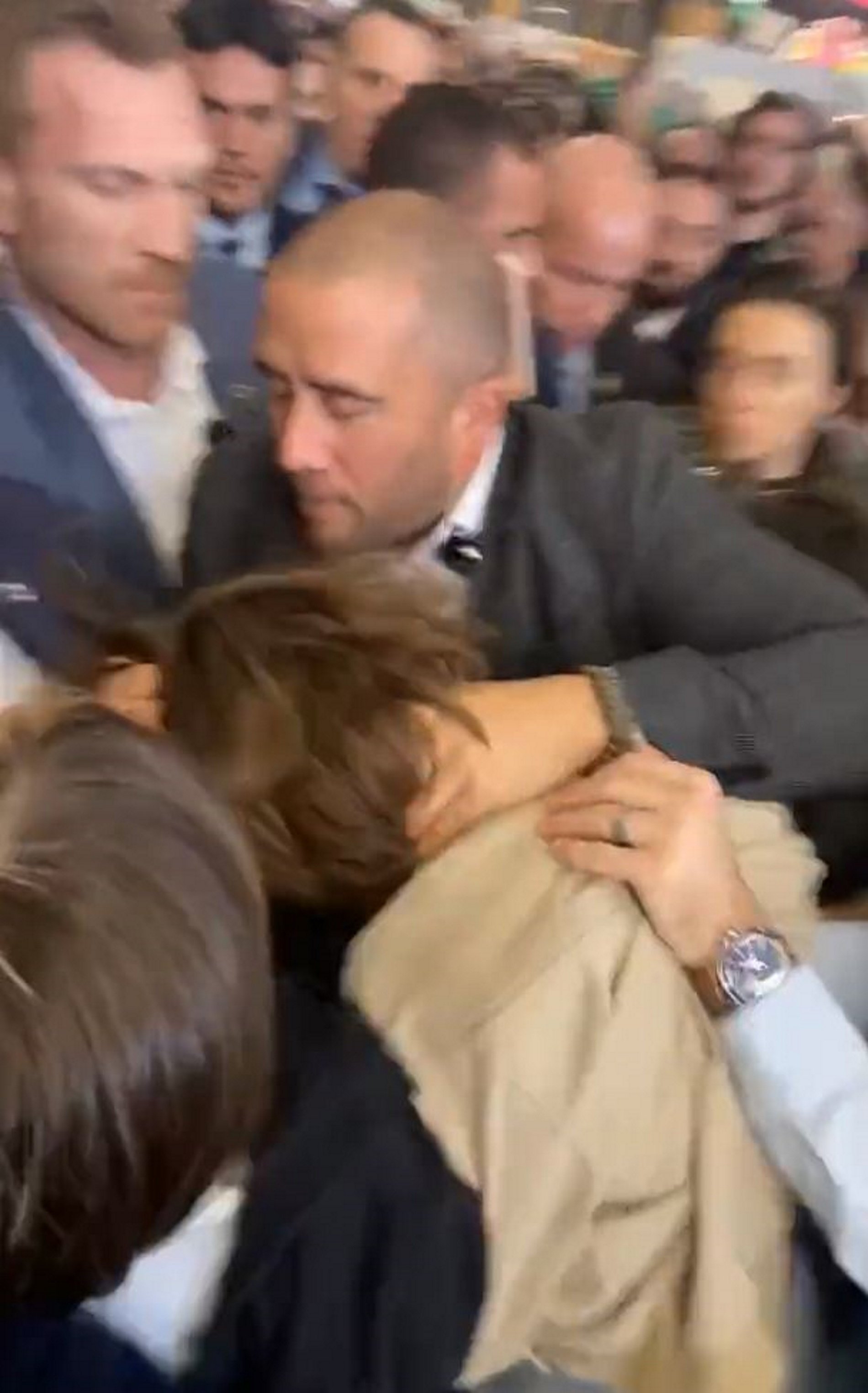 Incidents en un acte d'Emmanuel Macron durant la inauguració d'una fira | VÍDEO