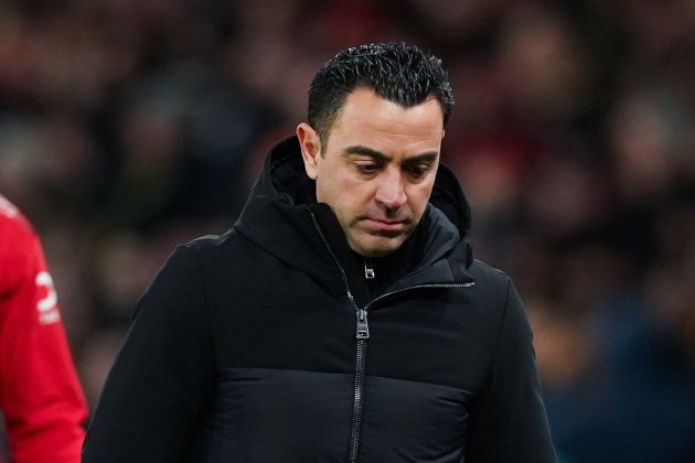 Xavi Hernández Old Trafford trist i pensant / Foto: Europa Press - Martin Rickett Xavi Hernández Old Trafford trist i pensant / Foto: Europa Press - Martin Rickett