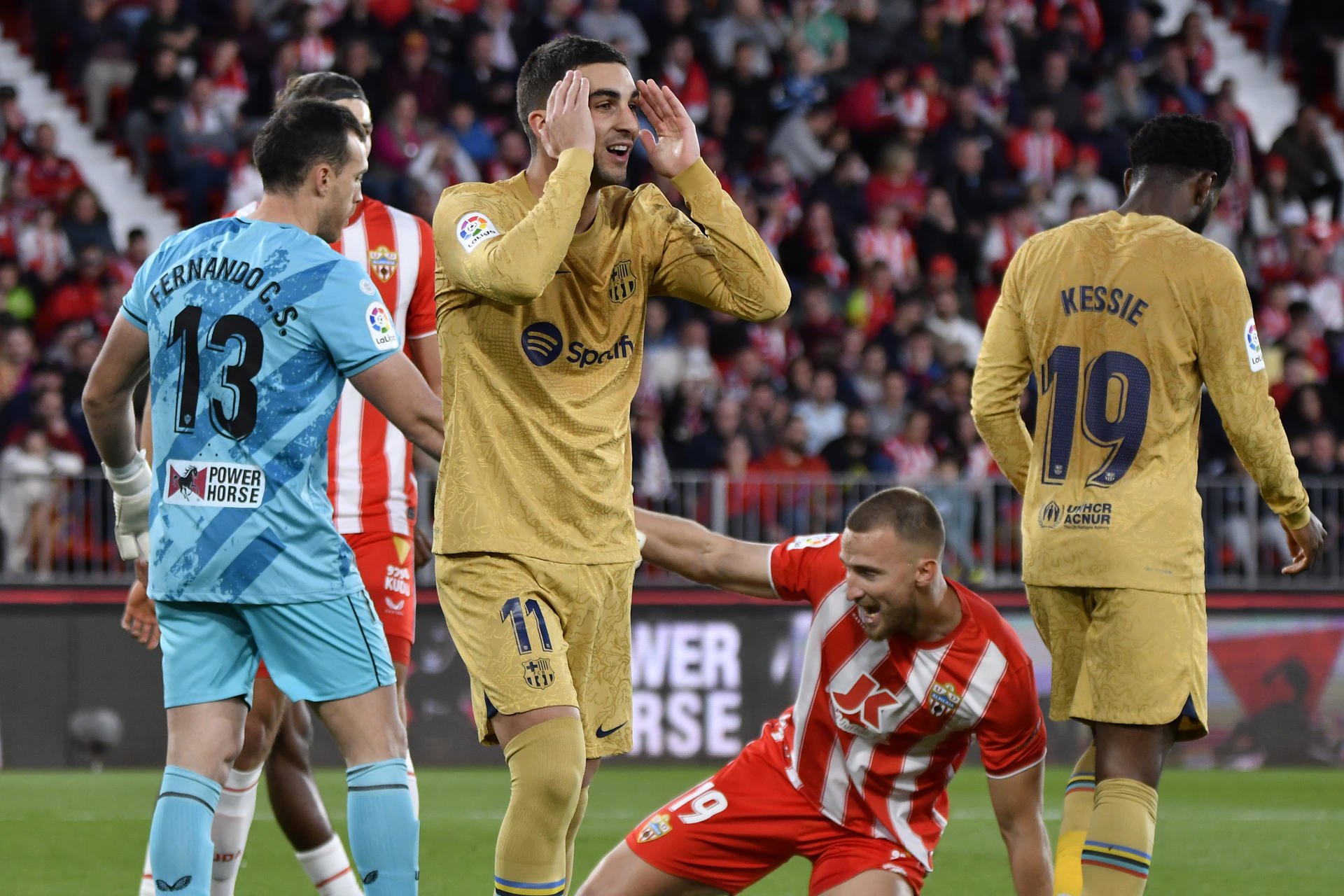 Ferran Torres lleva meses sin prácticamente hablarse con varios jugadores del Barça, en especial con uno