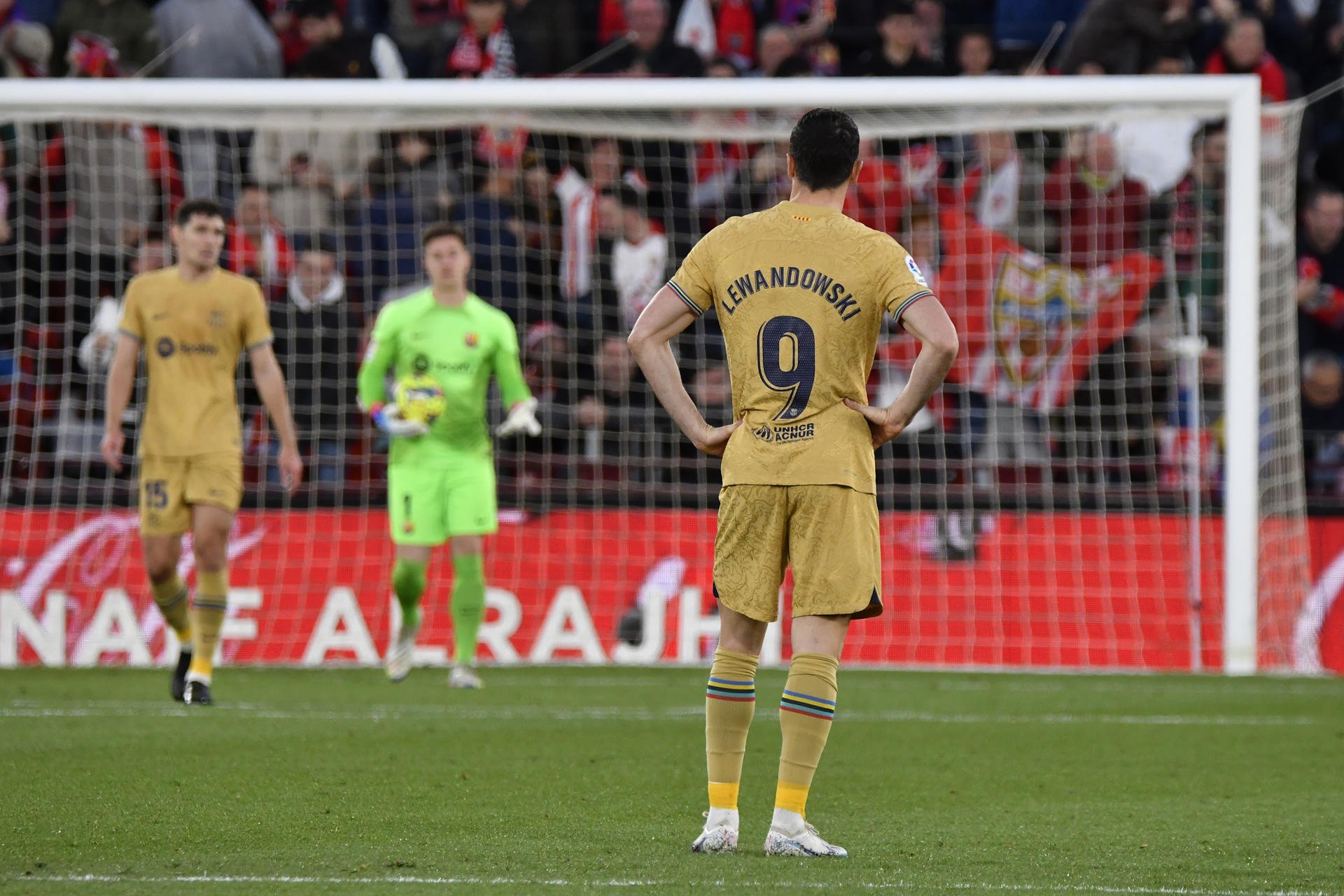 Un Barça nefast desespera contra l'Almeria i no reacciona a la Lliga (1-0)