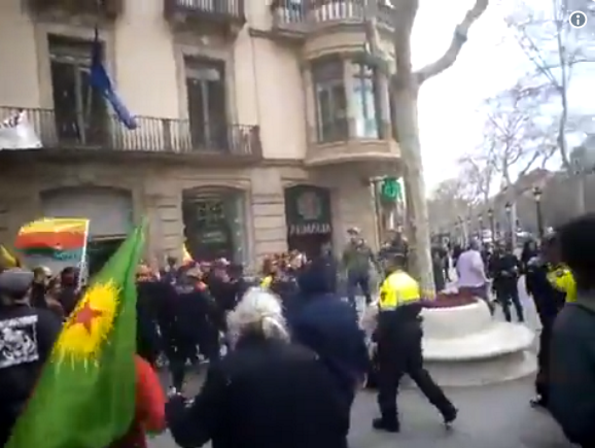 Incidentes durante una protesta pro-kurda en Barcelona