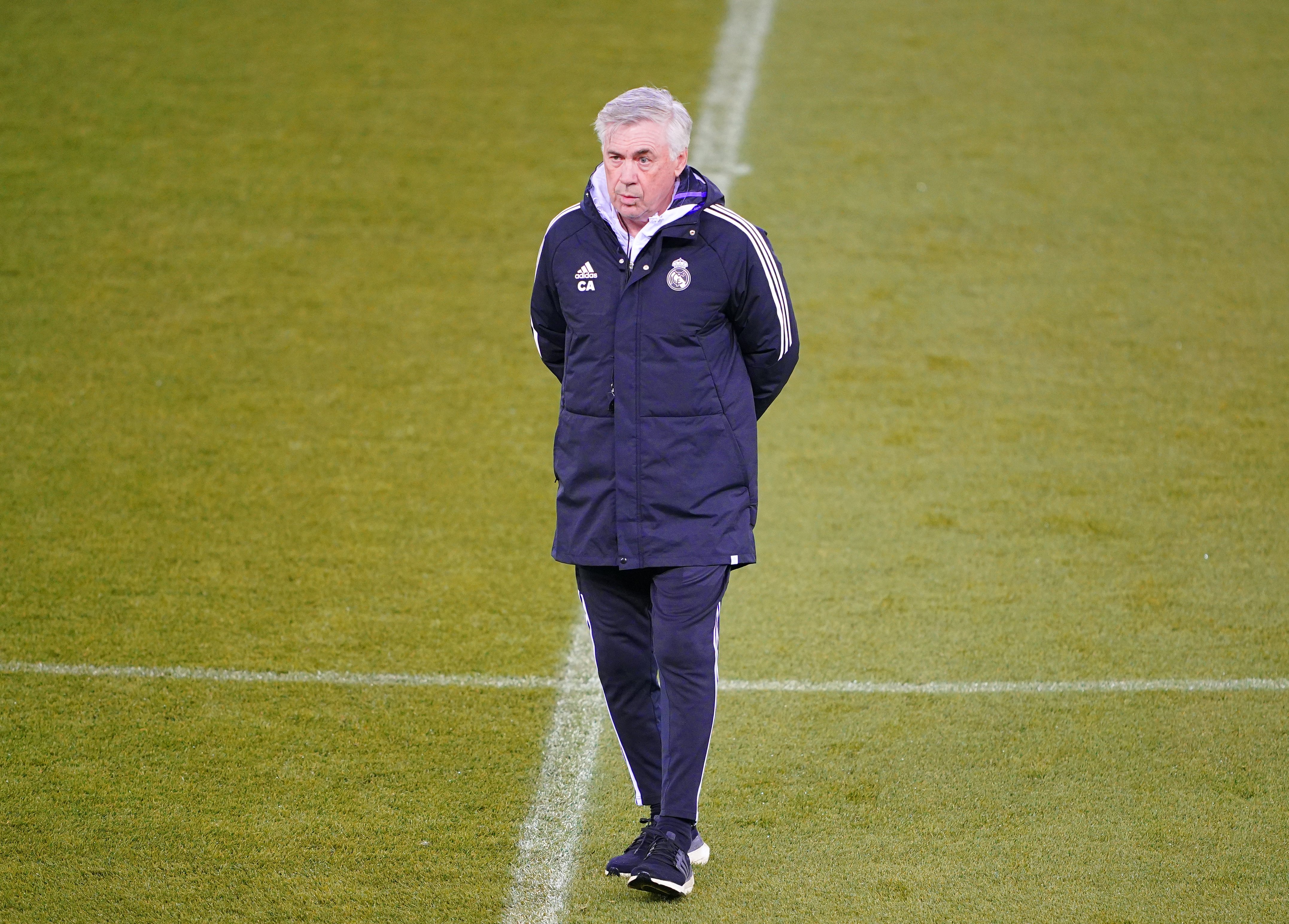 La nineta dels ulls d'Ancelotti no seguirà si se'n va al Brasil, molt criticat al Reial Madrid, es queda sol