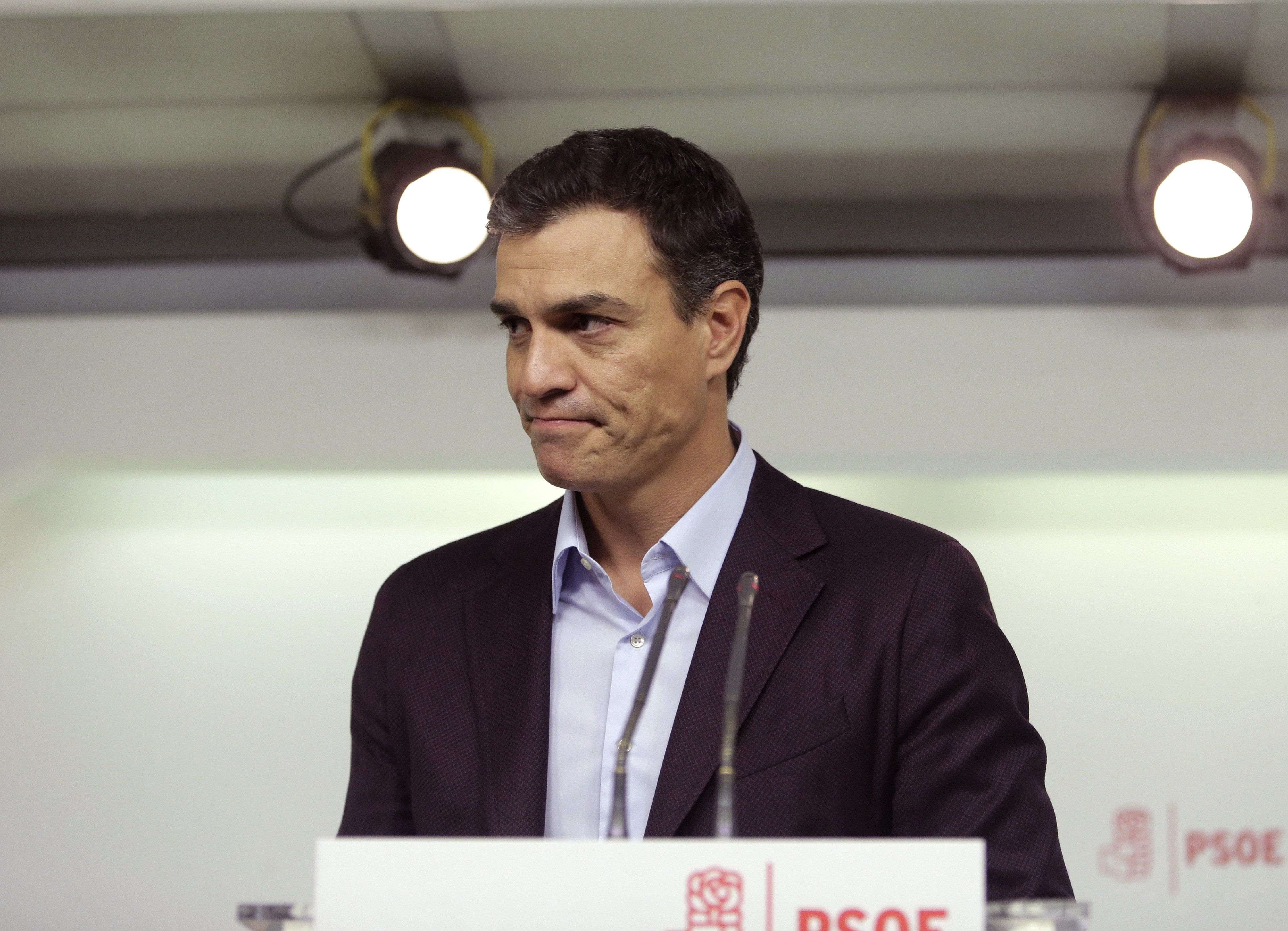 Sánchez dimite como líder del PSOE: "Se ha confirmado el peor escenario"