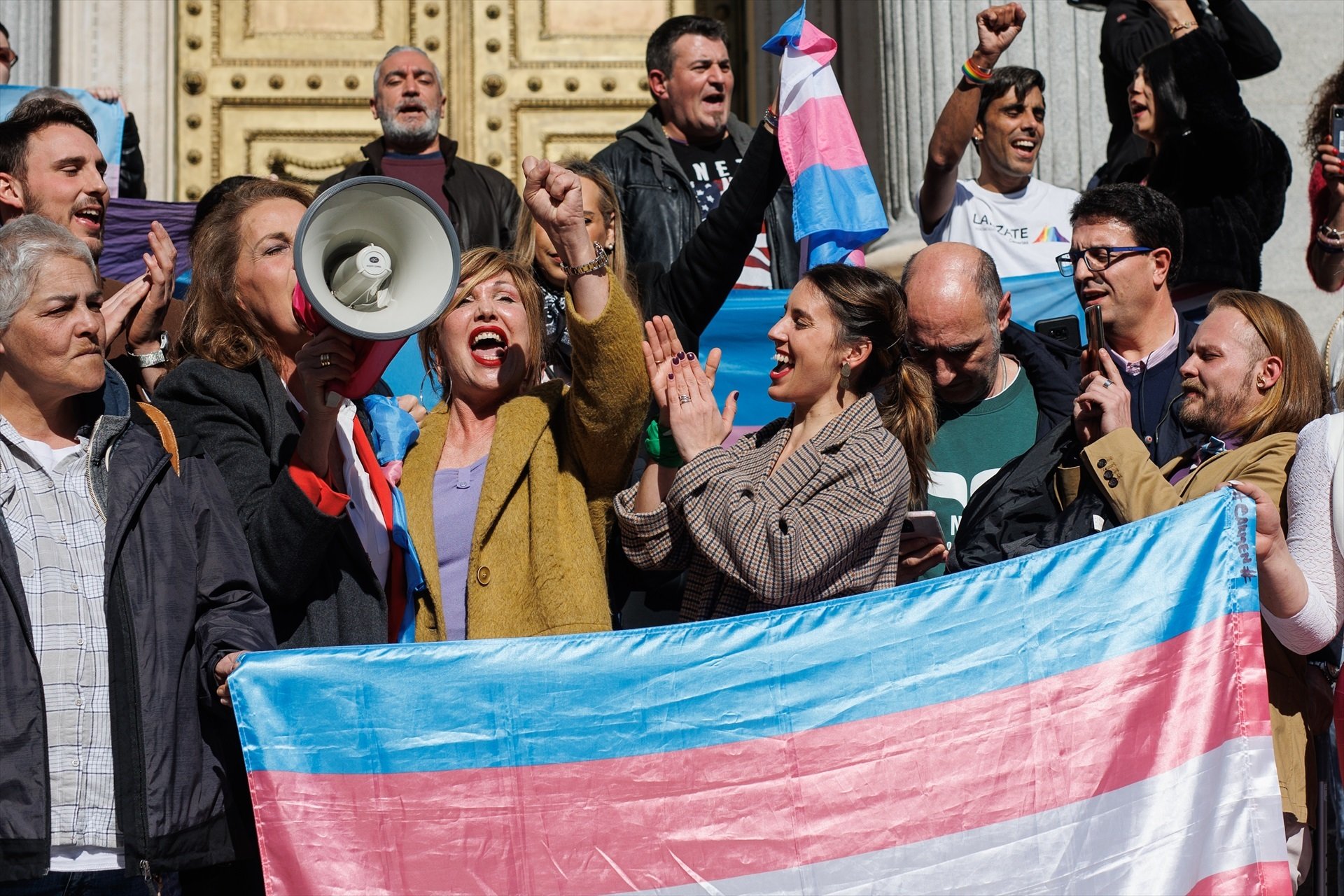 Los mayores de 16 años podrán modificar el sexo en el DNI sin requisitos a partir de este jueves