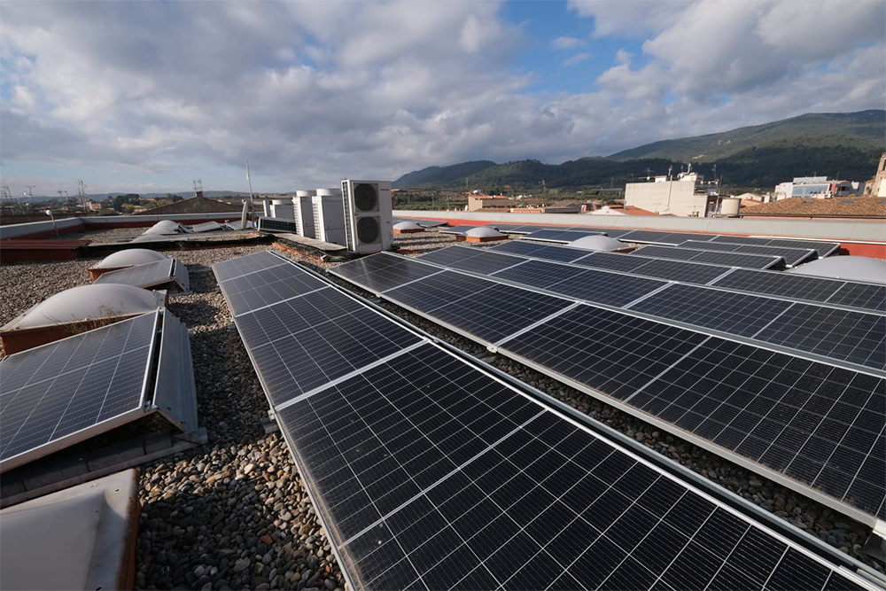 Catalunya roza los 500 MW de potencia fotovoltaica para autoconsumo instalada