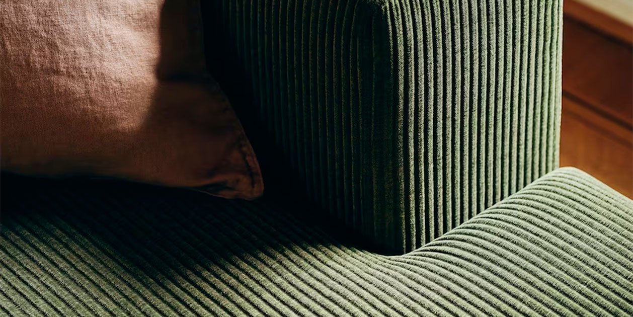 Ikea té el sofà amb 'truc' perfecte per a pisos sense espai