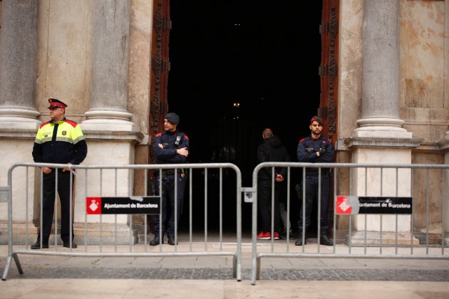 palacio generalidad mossos|mozos cacheo guardia civil sergi alcazar (7)