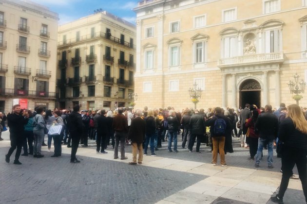 Concentración plaza santo jaume cacheos Gemma Liñán