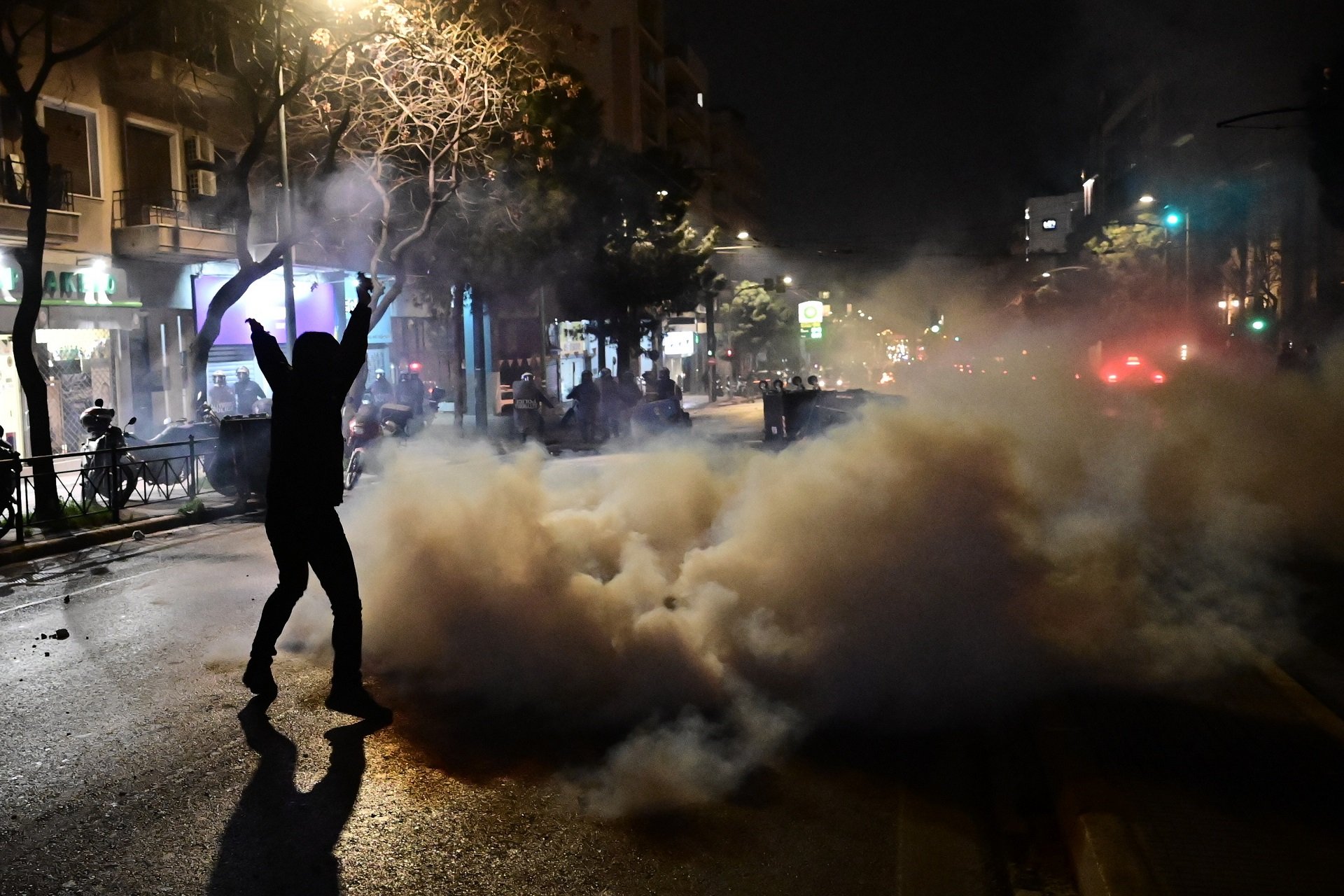 Disturbios en Atenas en la manifestación por el mayor accidente de la historia de Grecia