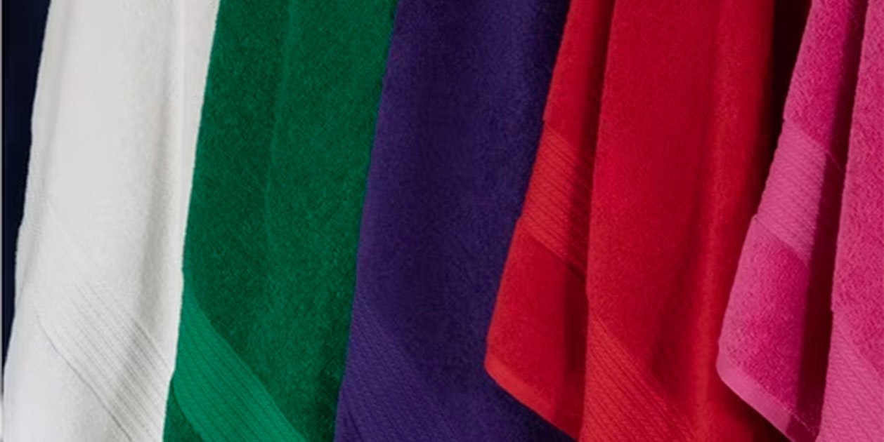 Tovallola de bany Ralph Lauren des de 9 euros a El Corte Inglés, 18 colors diferents